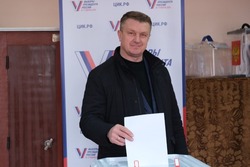 Глава администрации Борисовского района Владимир Переверзев проголосовал на выборах Президента РФ
