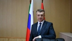 Владимир Переверзев поздравил женщин Борисовского района с Днём матери