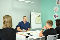 Первое занятие элективного курса «Шаг в медицину» прошло в Борисовской школе №2