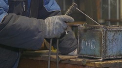 Житель села Стригуны Ярослав Макаров решил делать печки-щепочницы для военнослужащих 