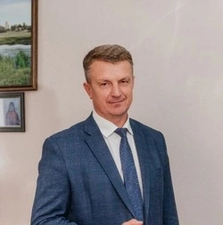 Владимир Переверзев в профессиональный праздник обратился к финансистам Борисовского района 