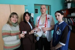 Педагоги и учащиеся Стригуновской СОШ присоединились к Всероссийской акции «Красная гвоздика»