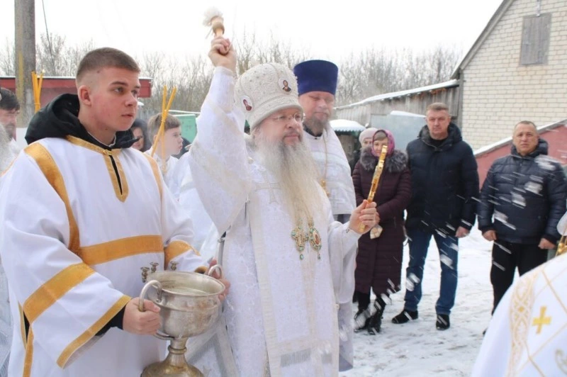 Епископ Авель совершил Божественную литургию в селе Крюково Борисовского района