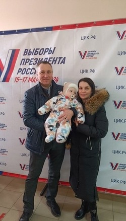 Жители Борисовского района семьями приходят на избирательные участки
