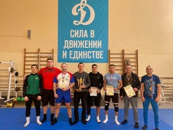Команда белгородских судебных приставов победила в межведомственных соревнованиях по гиревому спорту