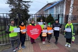 Около 60 000 светоотражающих наклеек закупят для детей из начальных классов приграничья