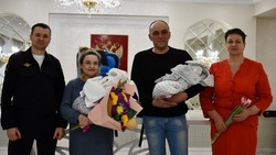 Борисовская семья получила подарки накануне 8 Марта 