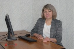 Чем состав проще, тем лучше.Для получения килограмма натурального сыра требуется 10-11 литров молока