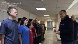 Вячеслав Гладков поздравил с Новым годом сотрудников госпиталя