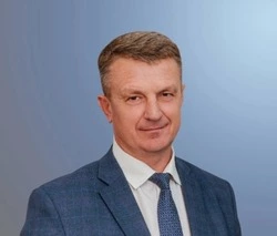  Владимир Переверзев поздравил экономистов и ветеранов Борисовского района 