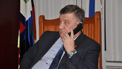 20 человек обратились к главе Борисовского района в ходе телефонной прямой линии