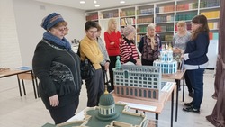 Борисовцы посетили тактильную выставку «Зримый Петербург»