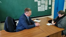 Глава администрации Борисовского района выслушал обращения жителей Красного Кутка 
