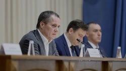 Вячеслав Гладков провёл совещание на тему формата обучения в предстоящем году 