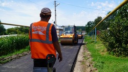 Дороги – их работа. Ремонтные работы дорожного покрытия начались в Борисовском районе
