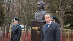Вячеслав Гладков принял участие в открытии памятника Петру I в Белгороде