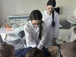 Ученики медкласса  Борисовской СОШ провели практическое занятие по оказанию первой помощи