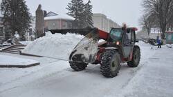 Коммунальщики Борисовского района вышли на очистку снега