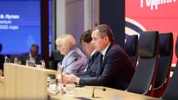 Вячеслав Гладков сообщил о заключении 2020 соцконтрактов с начала 2025 года