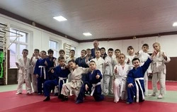 Борисовские юные борисовцы получили в подарок новое татами