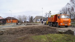 Подрядная организация ООО «БелЗНАК» приступила к демонтажным работам дорожного полотна в Хотмыжске