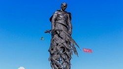 Мемориал белгородского скульптора стал частью оформления новой 100-рублёвой купюры
