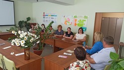 Глава администрации Борисовского района встретился с членами районного Совета женщин
