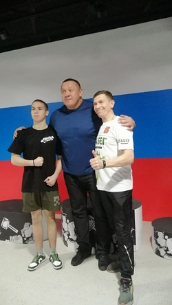 Кирилл Целих из Борисовки принял участие в турнире по турниковому силовому многоборью «Сила дворов» 