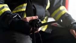 Сотрудники МЧС ликвидировали пожар в жилом доме по улице Коминтерна в Борисовке