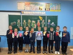 Школьники Борисовской основной школы №4 присоединились к акции «Тепло для героя»