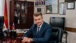 Владимир Переверзев поздравил юристов с профессиональным праздником