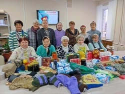 Серебряные волонтёры присоединились к Всероссийской акции «Тепло для героя»