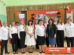 Ученики Хотмыжской средней школы передали в торжественной обстановке эстафету