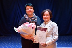 Работники культуры Борисовки поздравили свою коллегу Наталью Авдюкову с юбилеем 