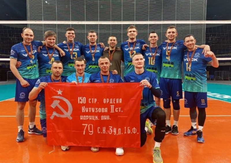 Команда Борисовского района завоевала серебро на чемпионате области по волейболу