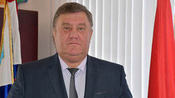Глава администрации Борисовского района поздравил энергетиков с праздником