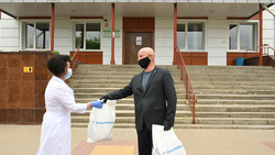 40 медработников Борисовской ЦРБ получили чайные наборы в рамках акции «Спасибо врачам»