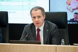 Вячеслав Гладков сообщил о введении очно-дистанционного обучения для школьников Ракитянского района
