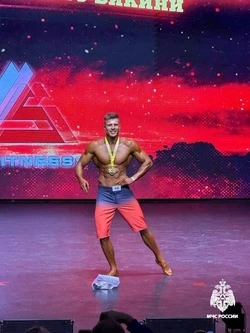 Магомед Алиев из Борисовки стал победителем открытого чемпионата области по бодибилдингу