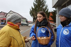  Волонтёры раздали борисовцам по 125 граммов «блокадного хлеба»