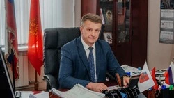 Владимир Переверзев поздравил борисовцев с Днём флага Белгородской области