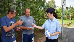 Сотрудники борисовской ГИБДД рассказали водителям о регистрации на портале госуслуг