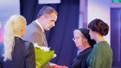 Вячеслав Гладков передал Ордена Мужества семьям погибших военных во время выполнения задач СВО 