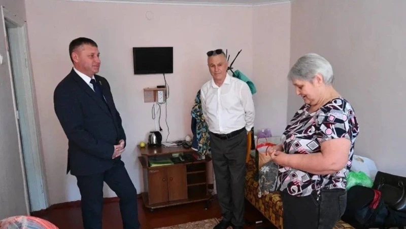 Александр Шуваев поговорил с белгородцами из приграничья в ПВР