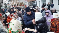 Губернатор попробовал угощения борисовцев на фестивале вареников в Белгороде