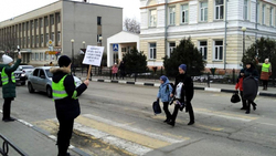 Борисовские юидовцы проконтролировали безопасность школьников на пешеходных переходах