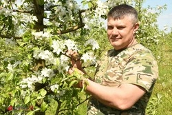 Прогнозы делать пока рано.В Борисовском саду продолжают работы по выращиванию будущего урожая 