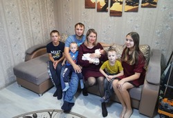 Настоящая семья. В семье Кальницких из Борисовки недавно родился пятый ребёнок