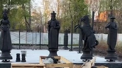 В Центральном парке Белгорода начался монтаж шахматной беседки