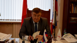 Николай Давыдов поздравил борисовских медработников с профессиональным праздником